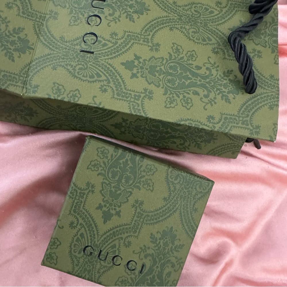 ring - Picture 5 of 5